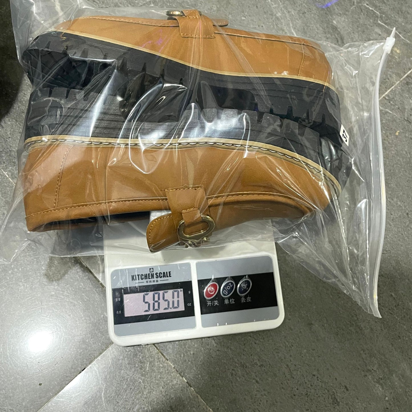 Schicke Orthopädische Schuhe mit einzigartigem Design