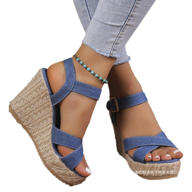Schicke Orthopädische Sandalen mit einzigartigem Design