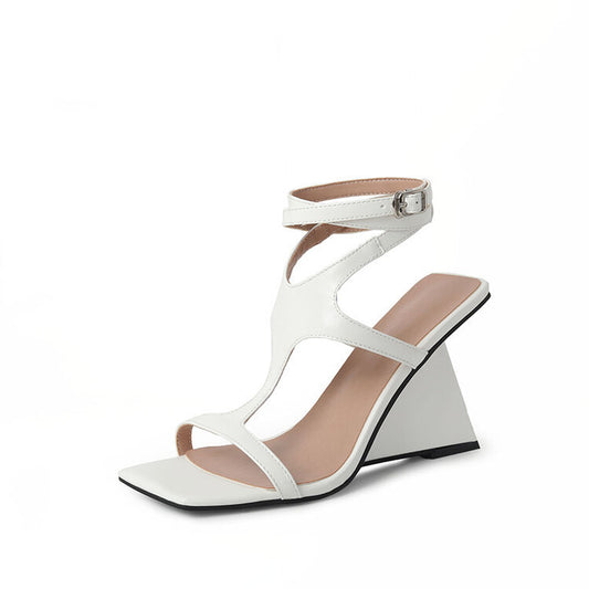 Anmutige Orthopädische Sandalen für modernen Look