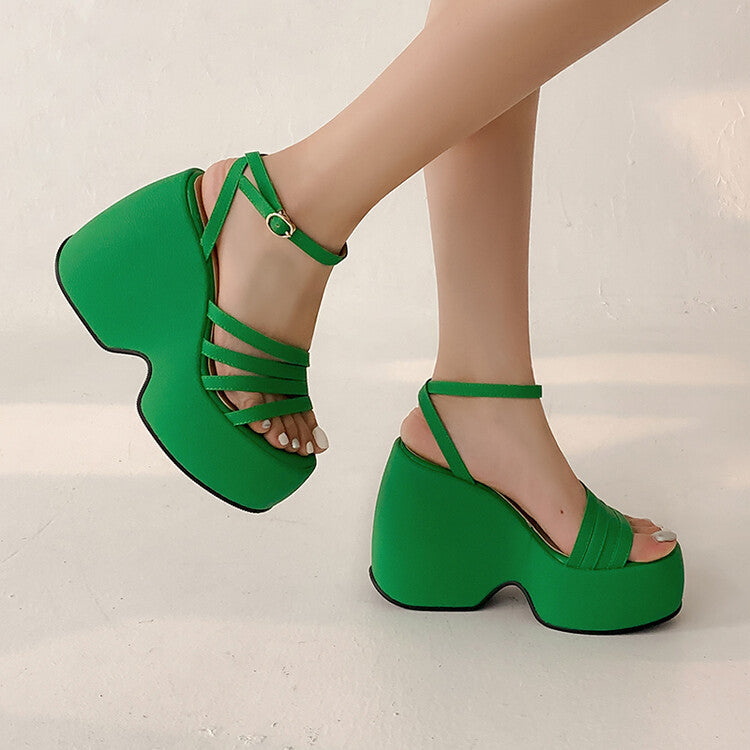 Anmutige Orthopädische Sandalen für modernen Look