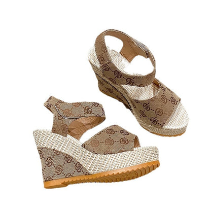 Klassische Orthopädische Sandalen mit zeitlosem Stil