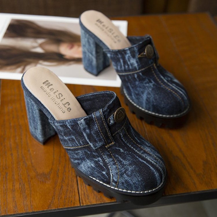 Klassische Orthopädische Sandalen mit zeitlosem Stil
