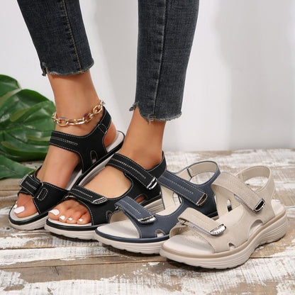 Anmutige Orthopädische Sandalen für modernen Look