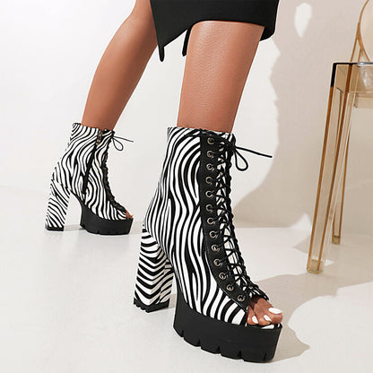 Anmutige Orthopädische Sandalen für modernen Look