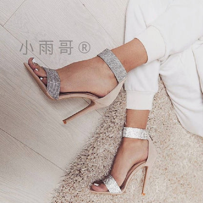 Anmutige Orthopädische Sandalen für modernen Look