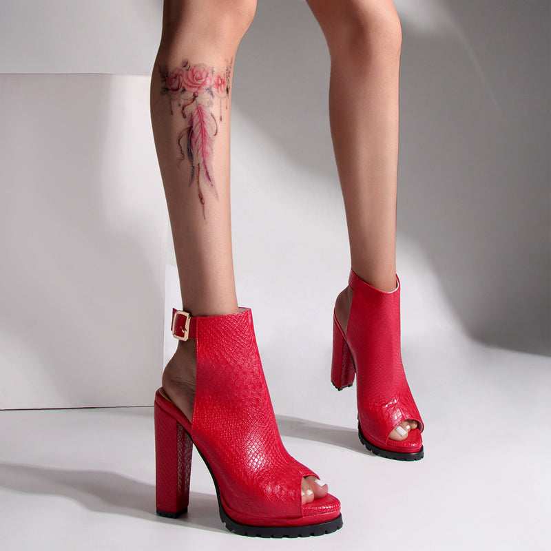 Wunderschön gefertigte Orthopädische Sandalen