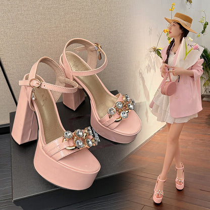 Klassische Orthopädische Sandalen mit zeitlosem Stil