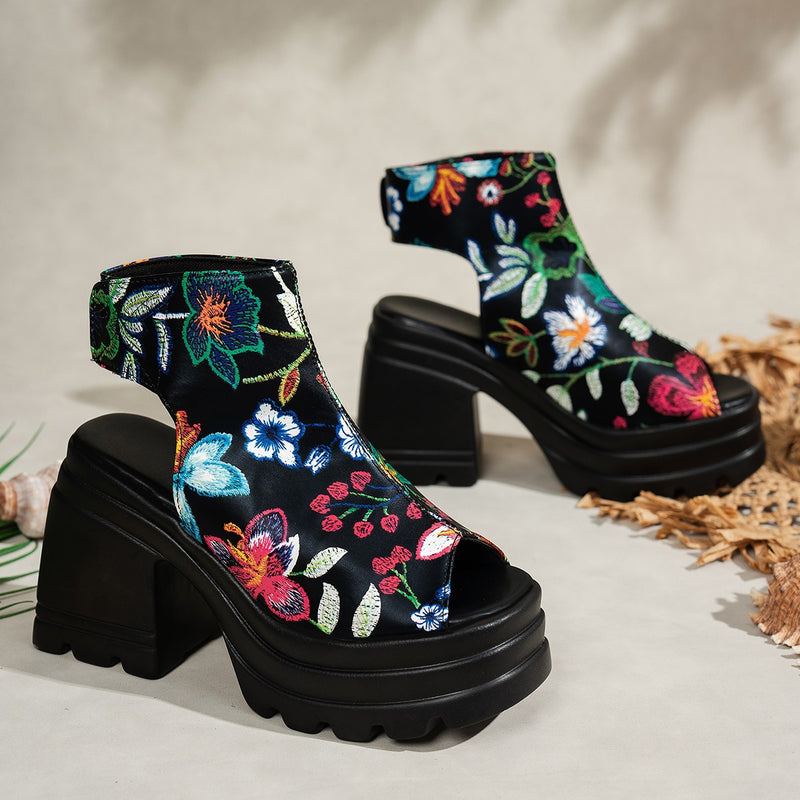 Klassische Orthopädische Stiefel mit zeitlosem Stil