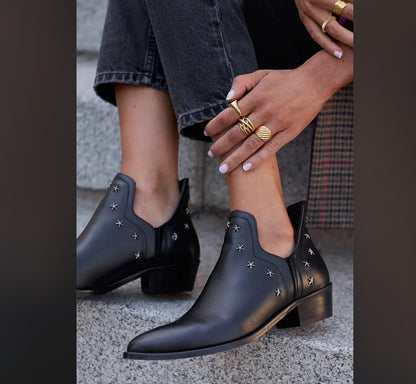 Anmutige Orthopädische Stiefel für modernen Look
