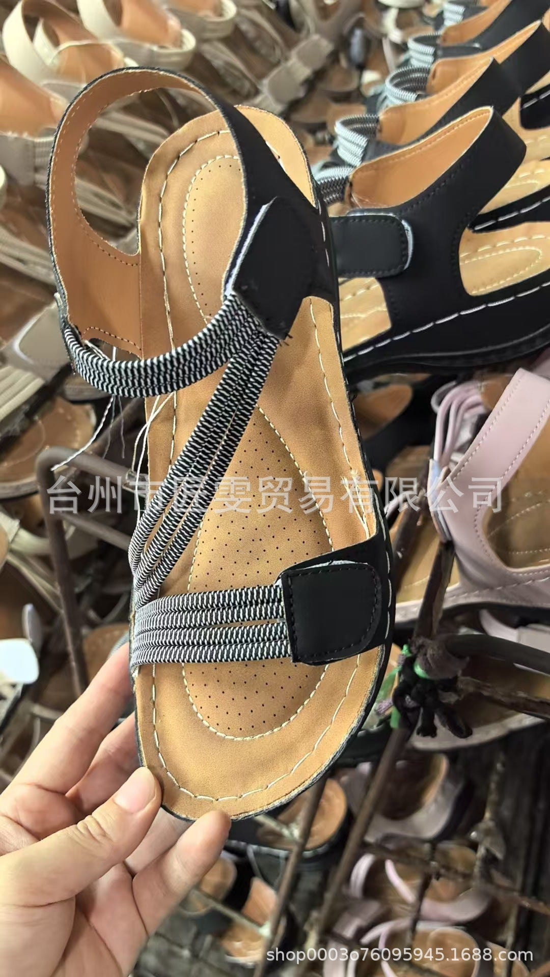 Anmutige Orthopädische Sandalen für modernen Look