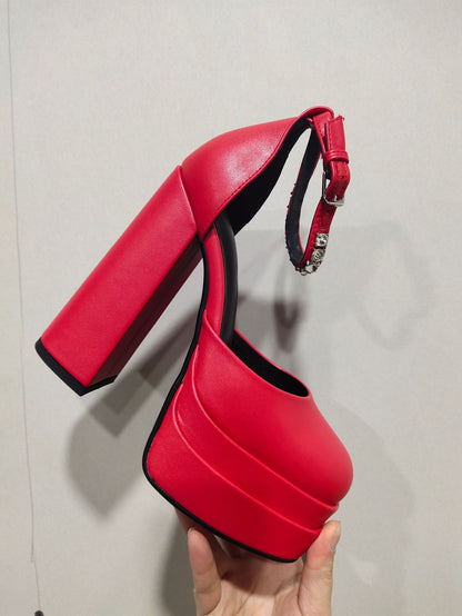 Klassische Orthopädische Sandalen mit zeitlosem Stil