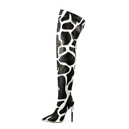 Anmutige orthopädische Stiefel für einen modernen Look