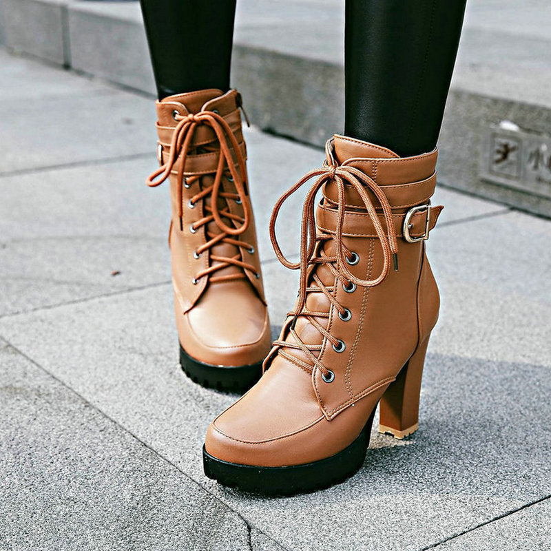 Anmutige Orthopädische Stiefel für modernen Look