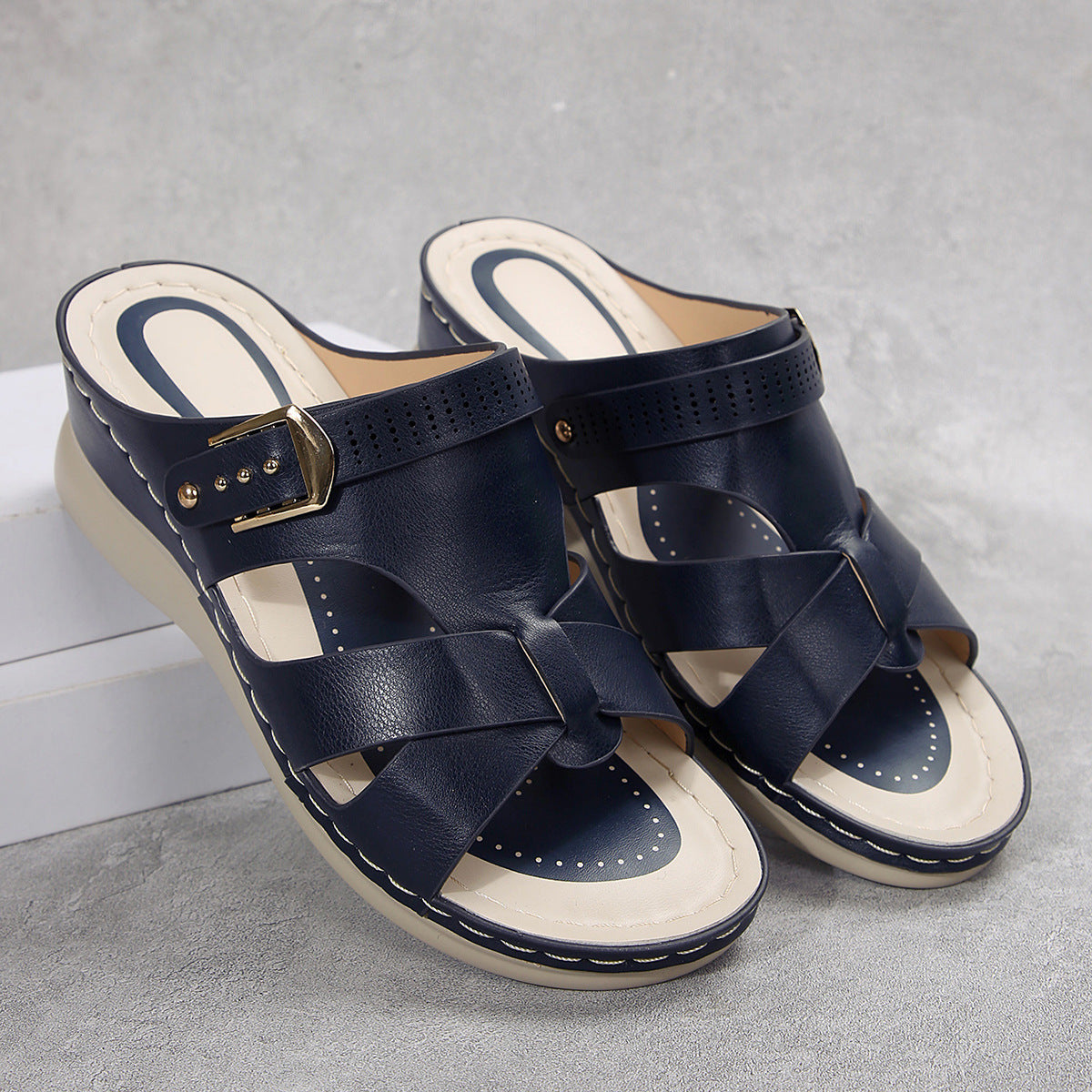 Anmutige Orthopädische Sandalen für modernen Look