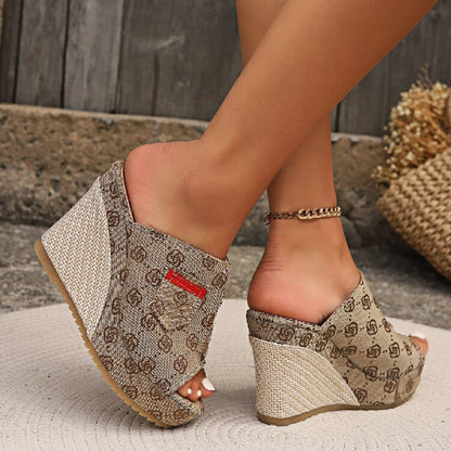 Klassische Orthopädische Sandalen mit zeitlosem Stil