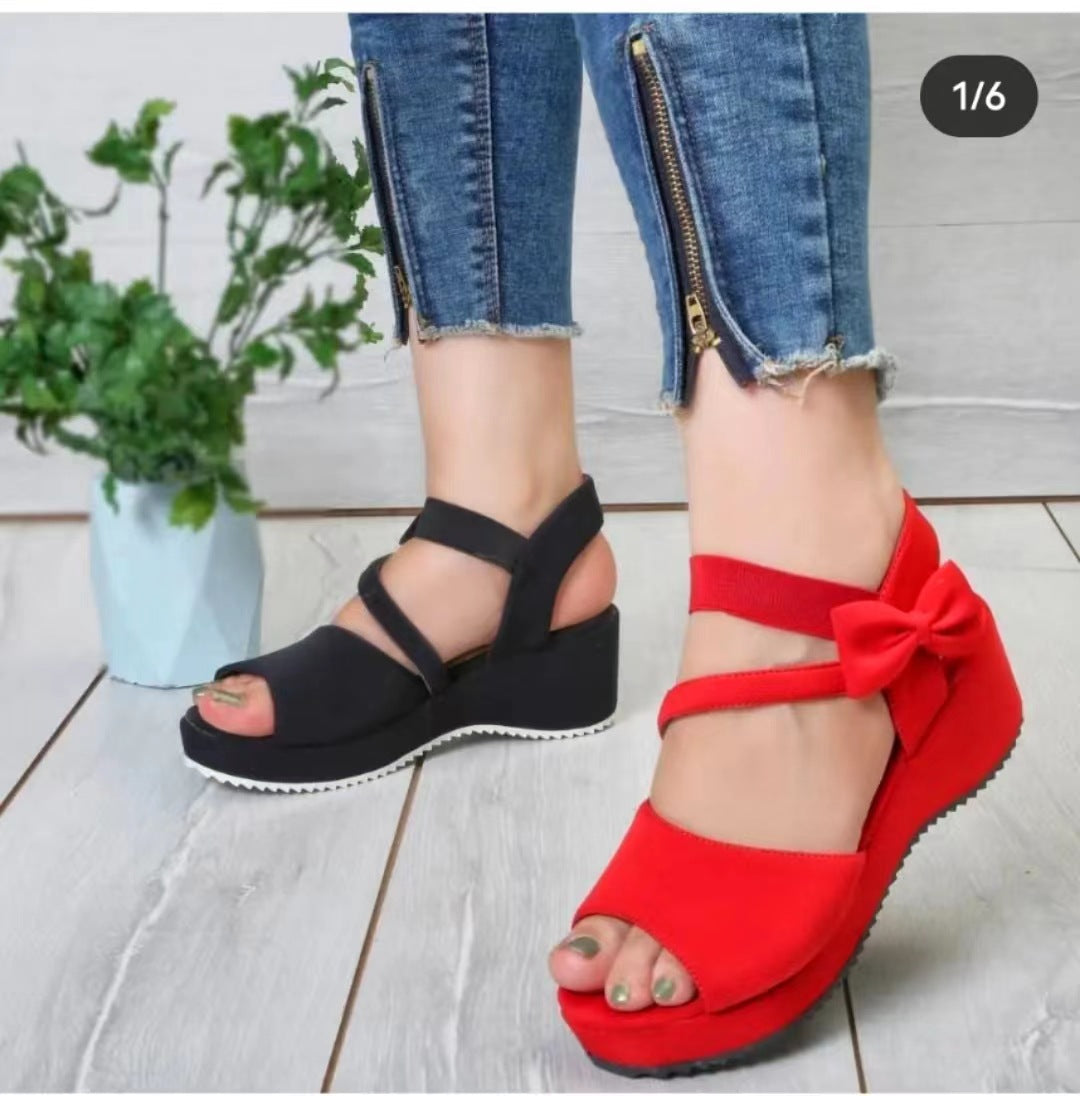 Anmutige Orthopädische Sandalen für modernen Look