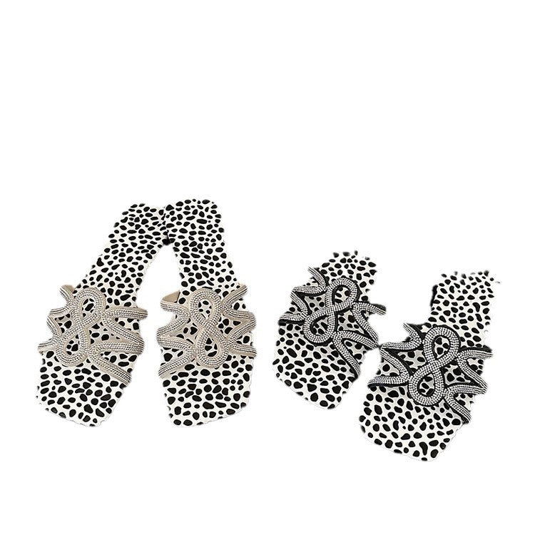 Anmutige Orthopädische Sandalen für modernen Look