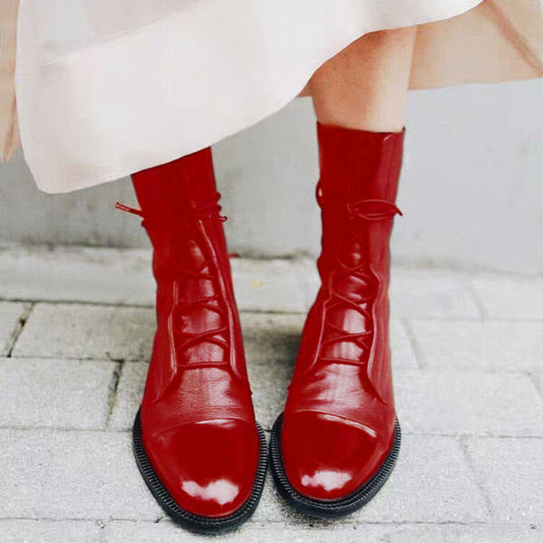 Anmutige orthopädische Stiefel für einen modernen Look