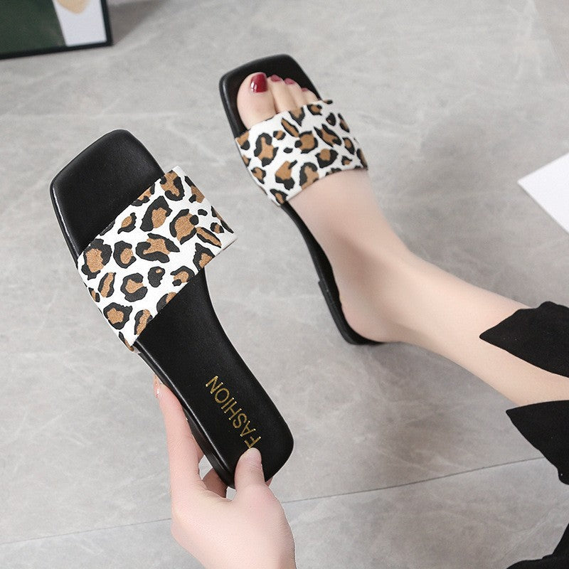 Klassische Orthopädische Sandalen mit zeitlosem Stil