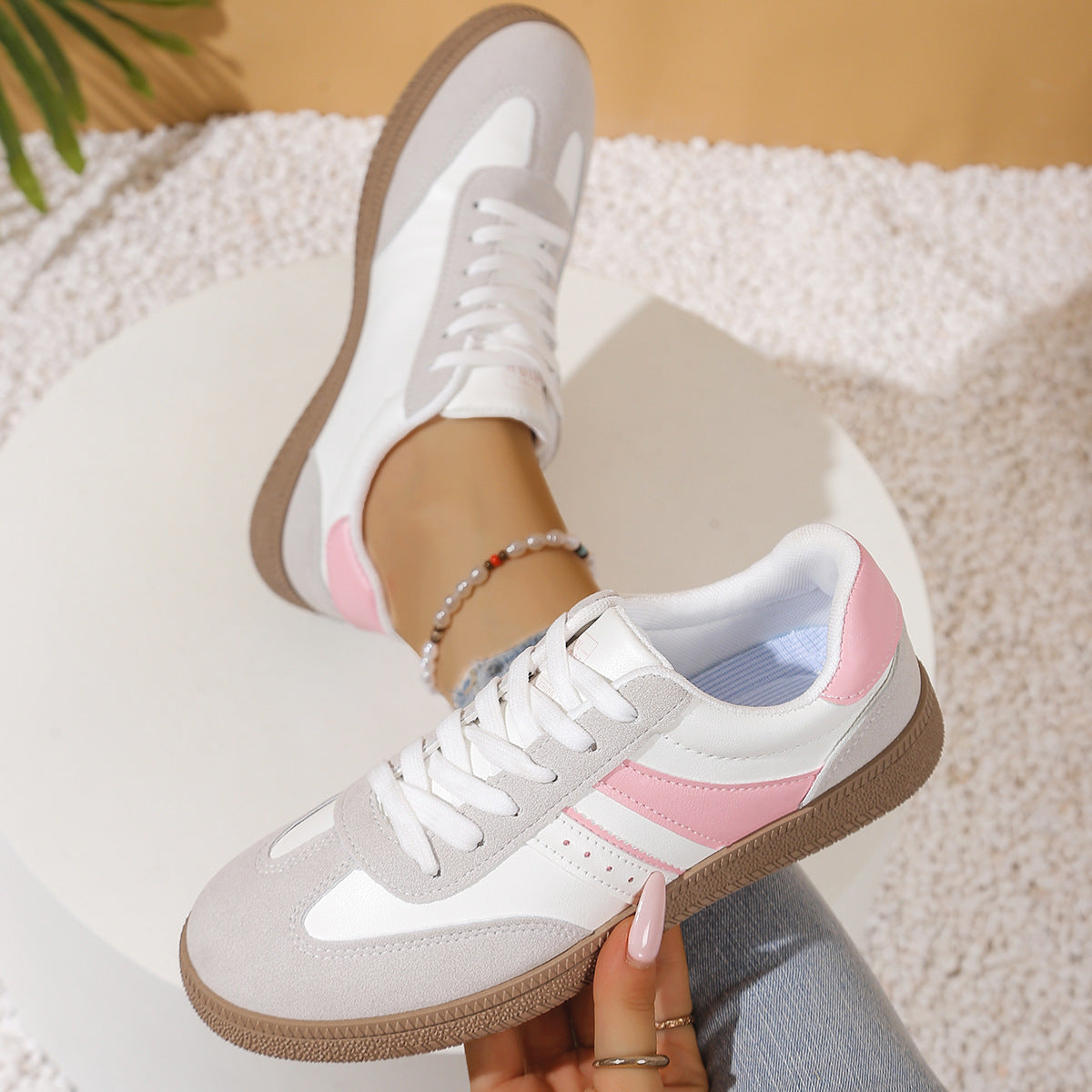 Klassische Orthopädische Sneakers mit zeitlosem Stil