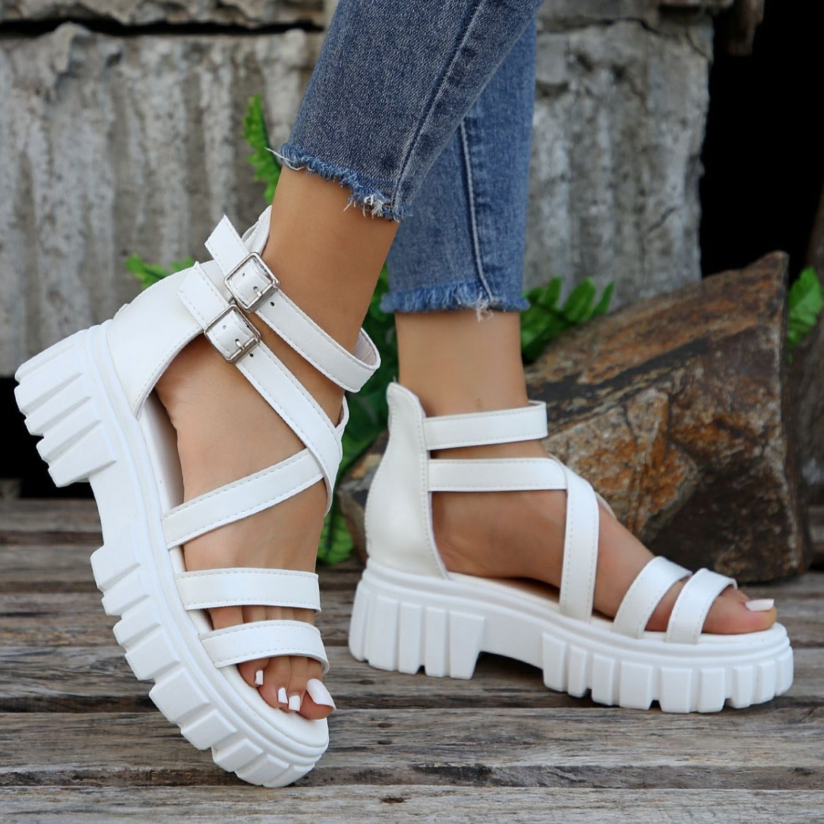 Anmutige Orthopädische Sandalen für modernen Look