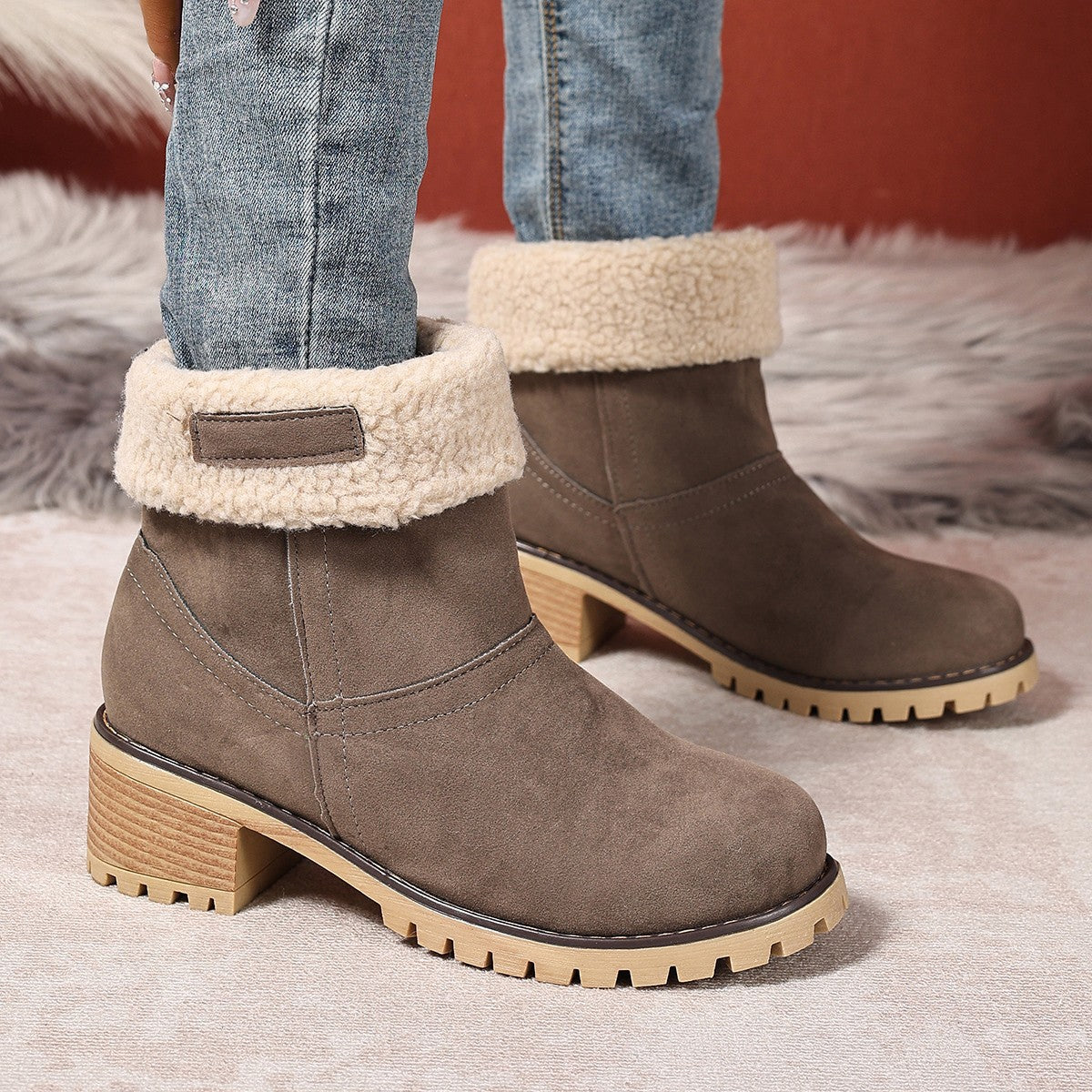 Schicke Orthopädische Stiefel mit einzigartigem Design