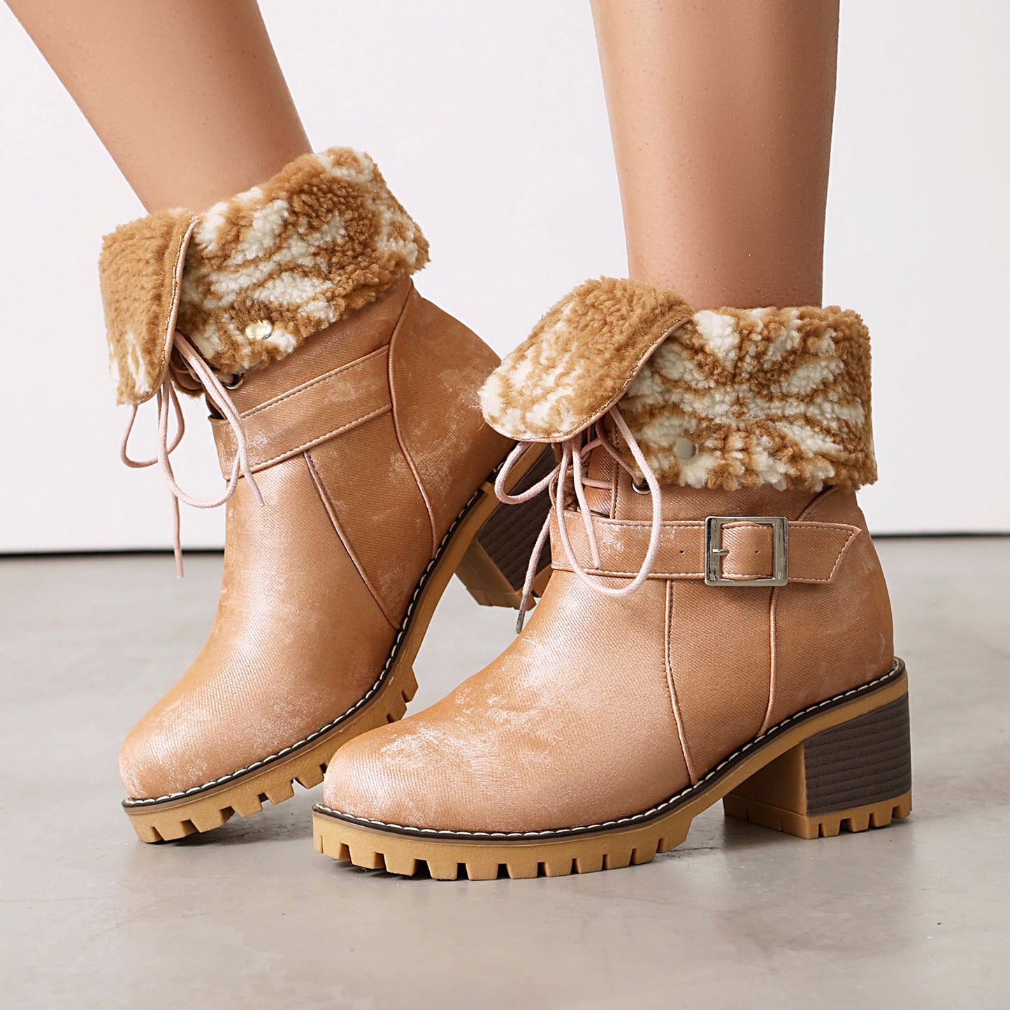 Anmutige Orthopädische Stiefel für modernen Look