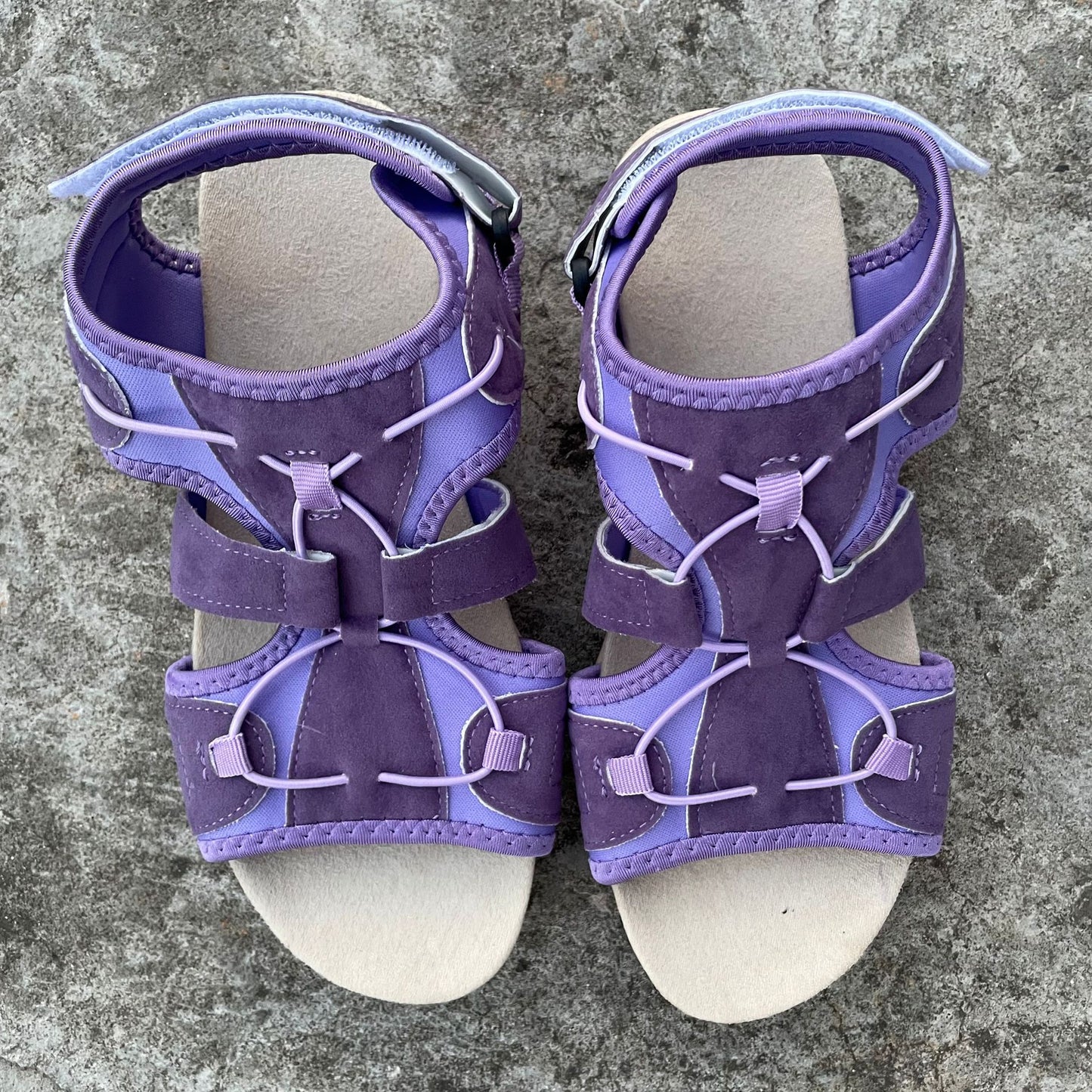 Anmutige Orthopädische Sandalen für modernen Look