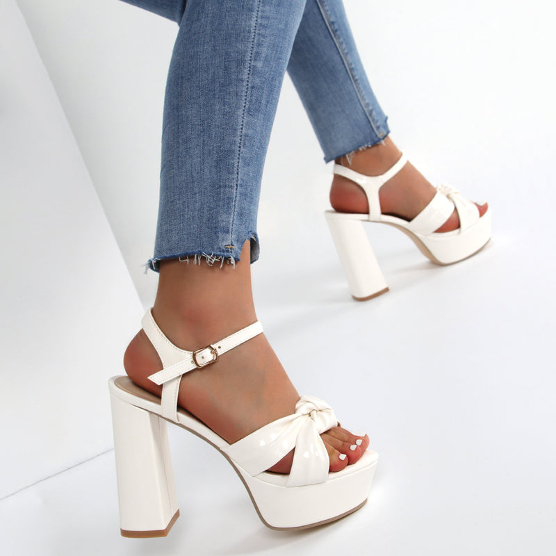 Schicke Orthopädische Sandalen mit einzigartigem Design