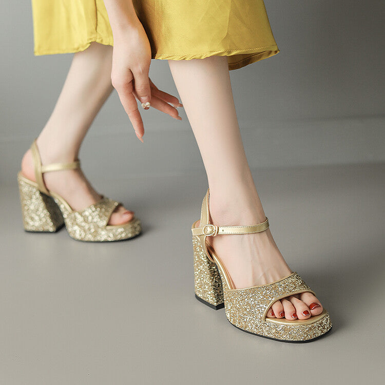 Anmutige Orthopädische Sandalen für modernen Look