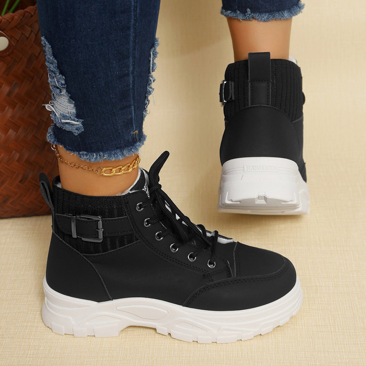Anmutige Orthopädische Stiefel für modernen Look