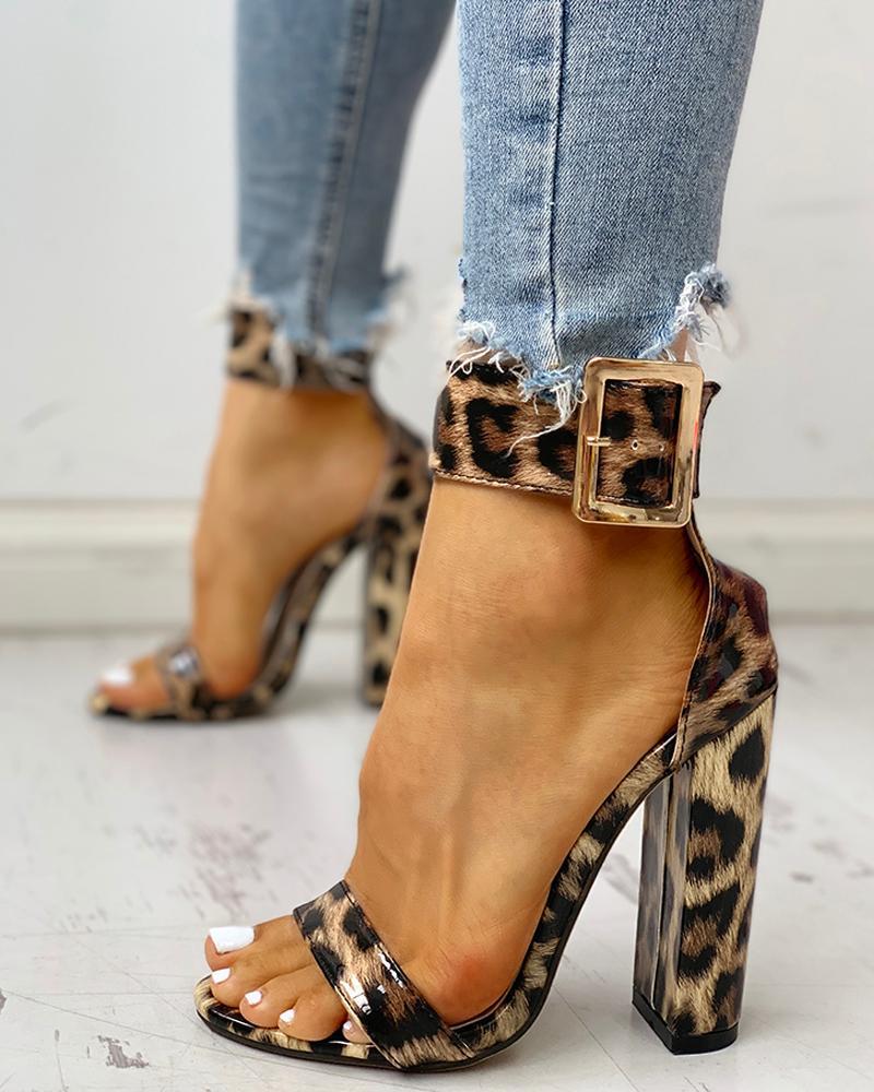 Klassische Orthopädische Sandalen mit zeitlosem Stil