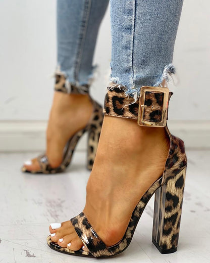 Klassische Orthopädische Sandalen mit zeitlosem Stil