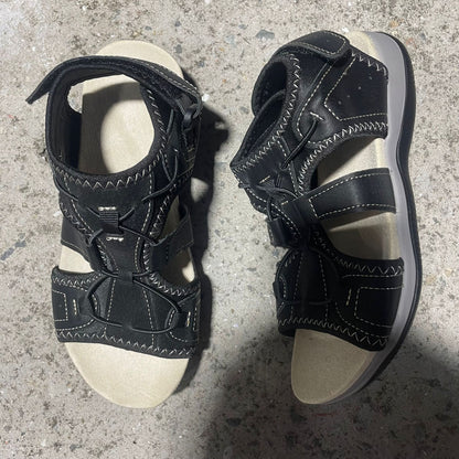 Anmutige Orthopädische Sandalen für modernen Look