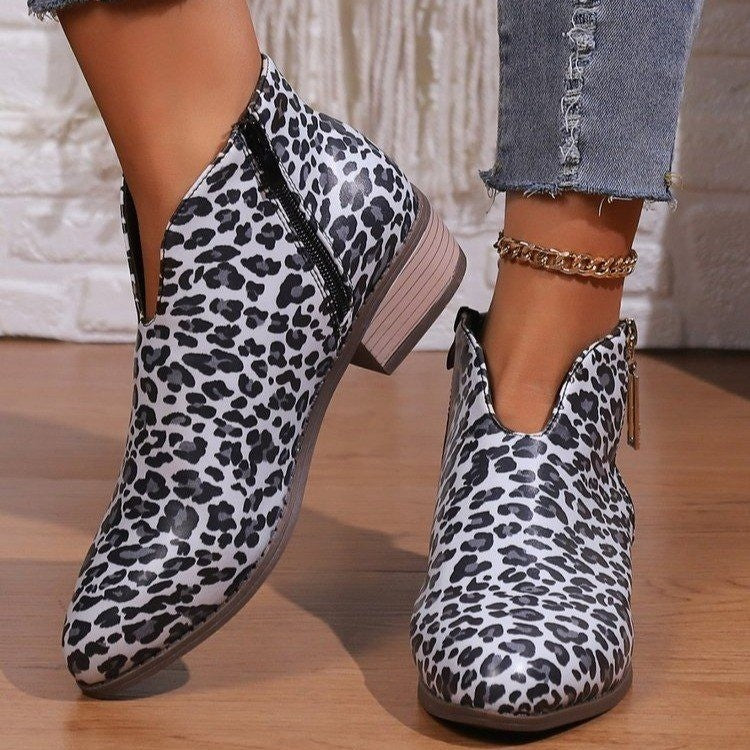 Schicke Orthopädische Stiefel mit einzigartigem Design