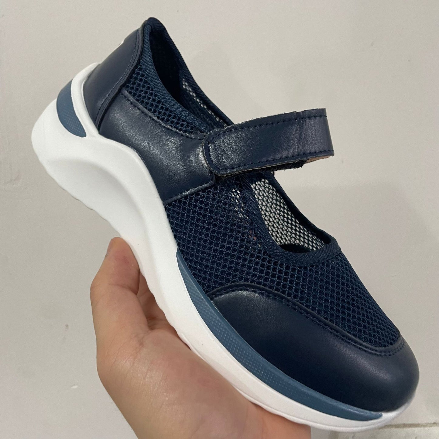 Schicke Orthopädische Schuhe mit einzigartigem Design