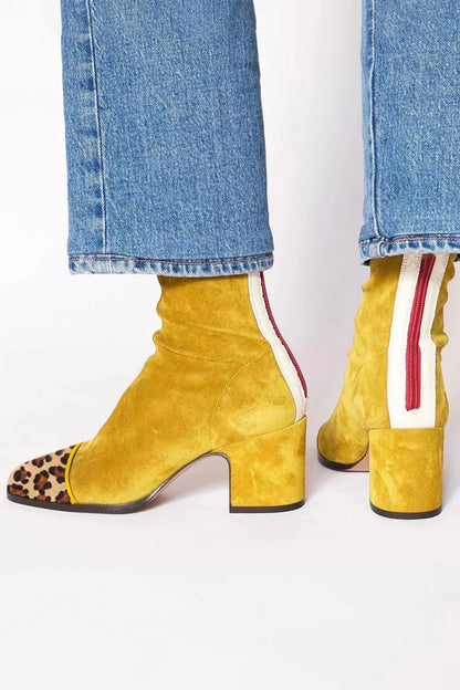 Anmutige orthopädische Stiefel für einen modernen Look
