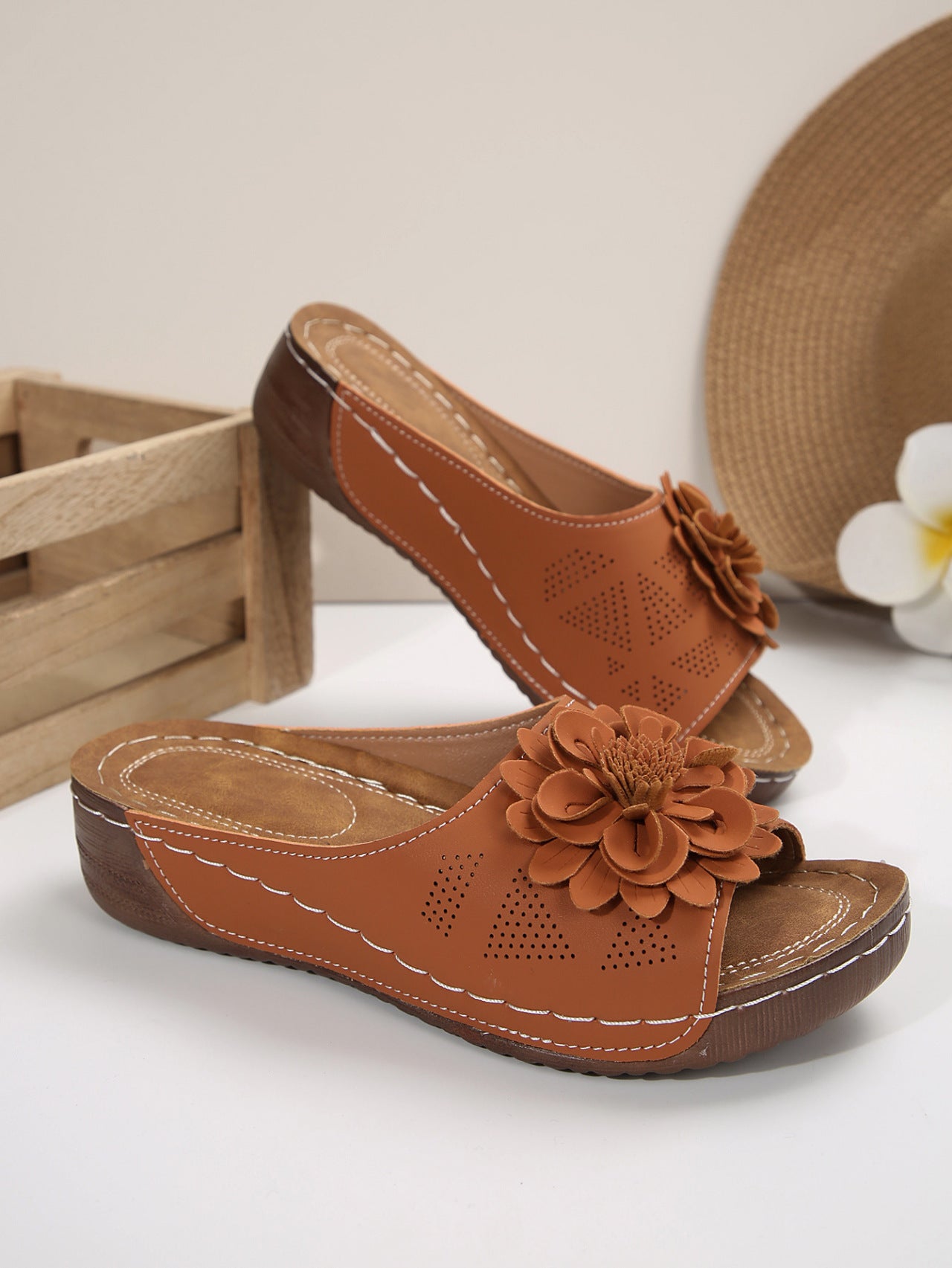 Anmutige Orthopädische Sandalen für modernen Look
