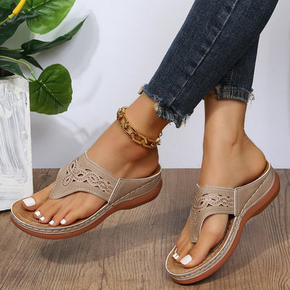 Anmutige Orthopädische Sandalen für modernen Look