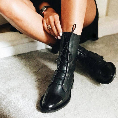 Anmutige orthopädische Stiefel für einen modernen Look