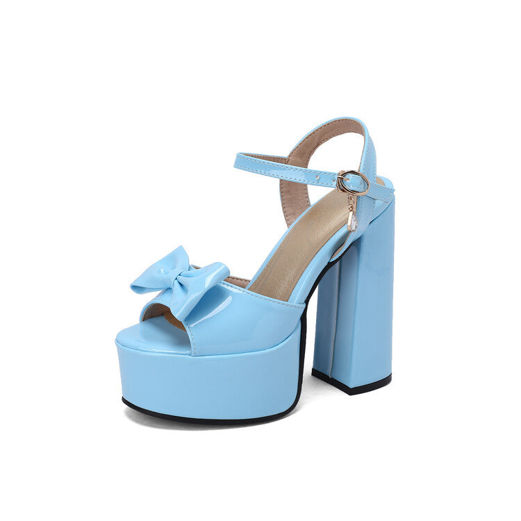 Anmutige Orthopädische Sandalen für modernen Look