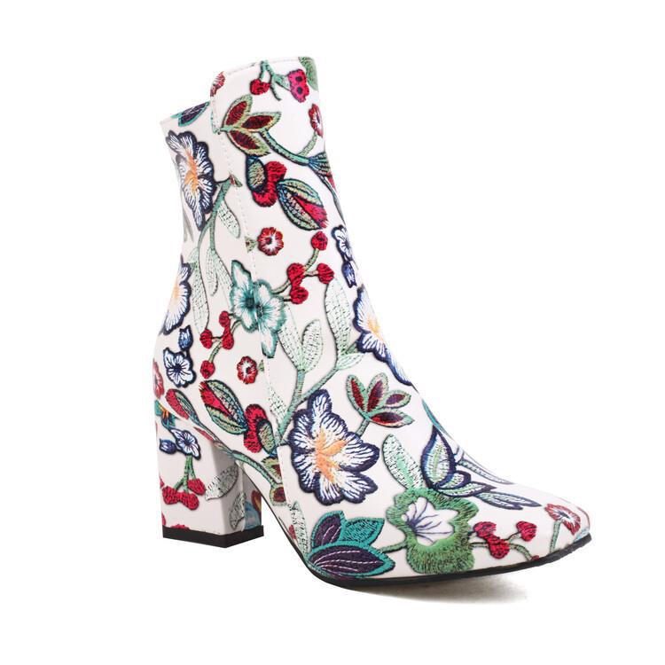 Klassische Orthopädische Stiefel mit zeitlosem Stil