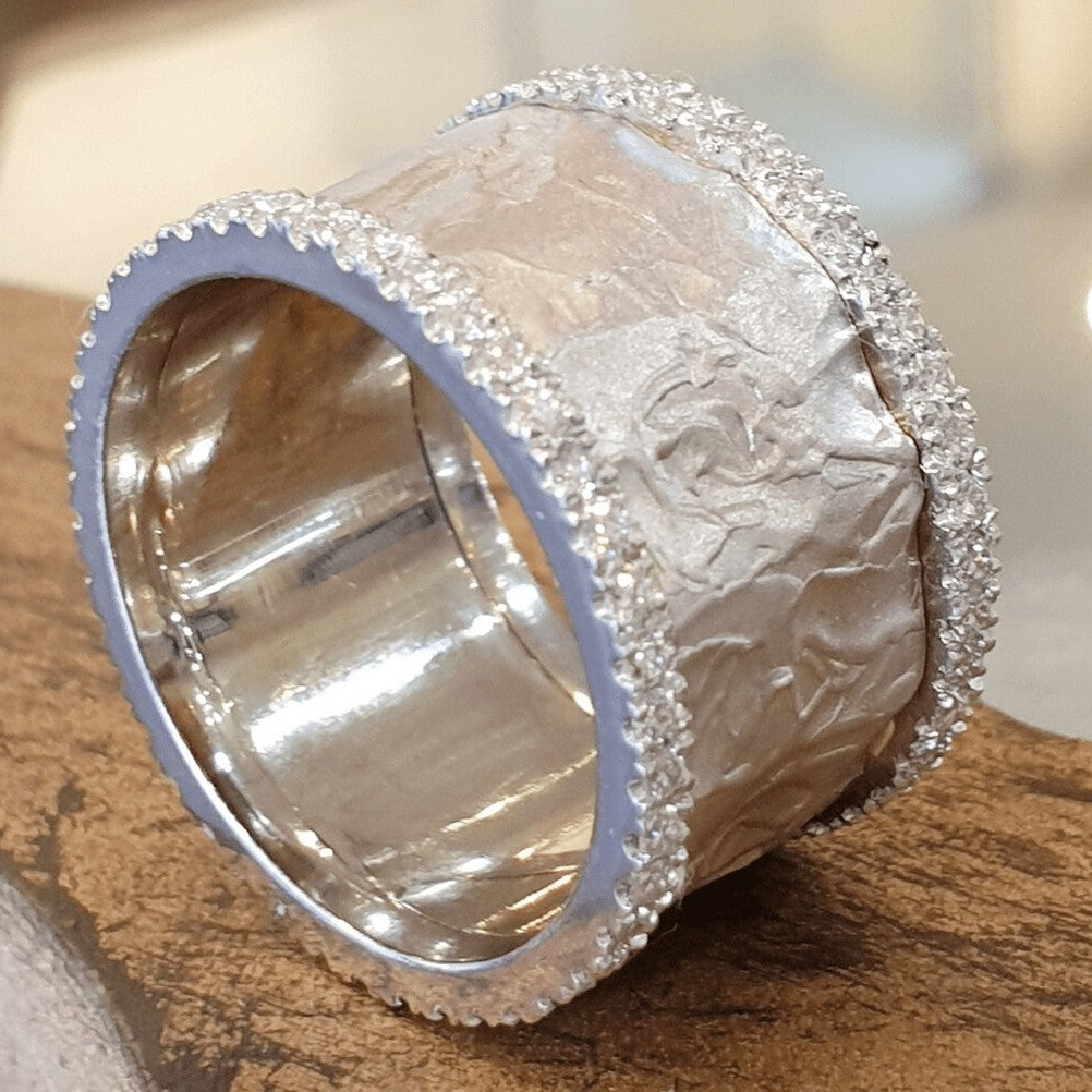 Klassische Silber Ring mit zeitloser Eleganz