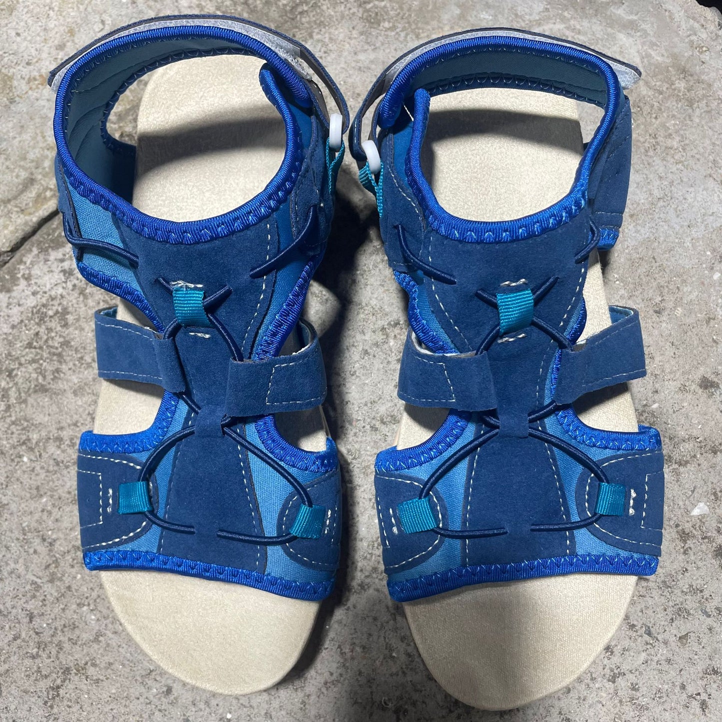 Anmutige Orthopädische Sandalen für modernen Look