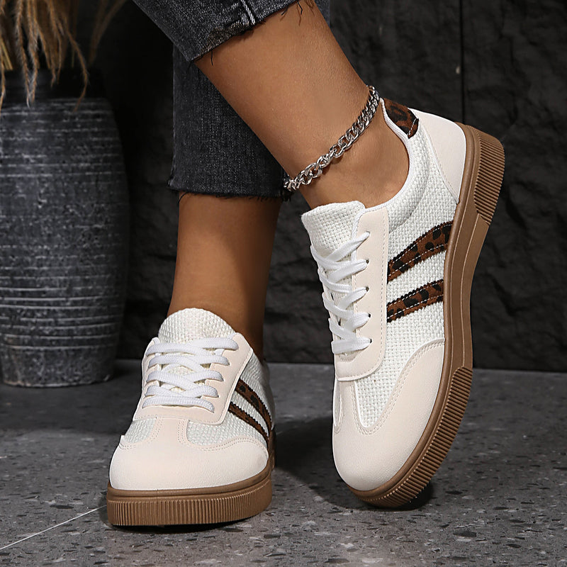 Klassische Orthopädische Schuhe mit zeitlosem Stil