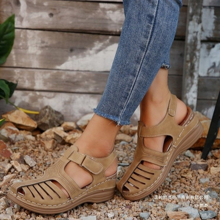 Anmutige Orthopädische Sandalen für modernen Look