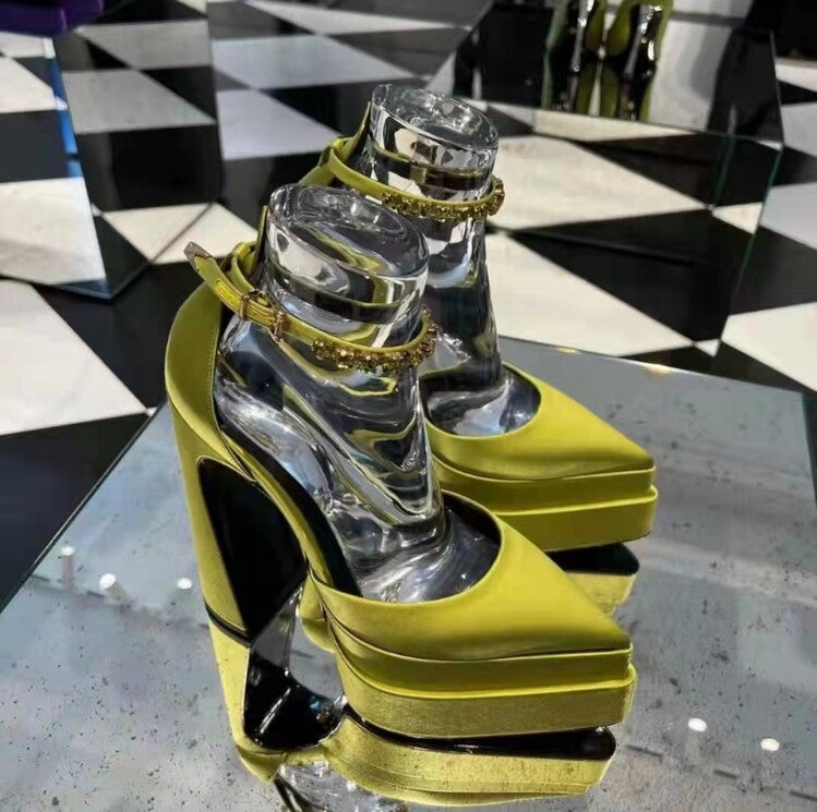 Wunderschön gefertigte Orthopädische Sandalen