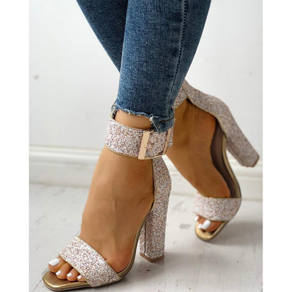 Anmutige Orthopädische Sandalen für modernen Look