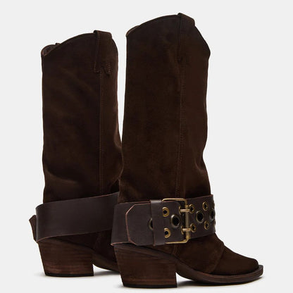 Klassische orthopädische Stiefel im zeitlosen Stil