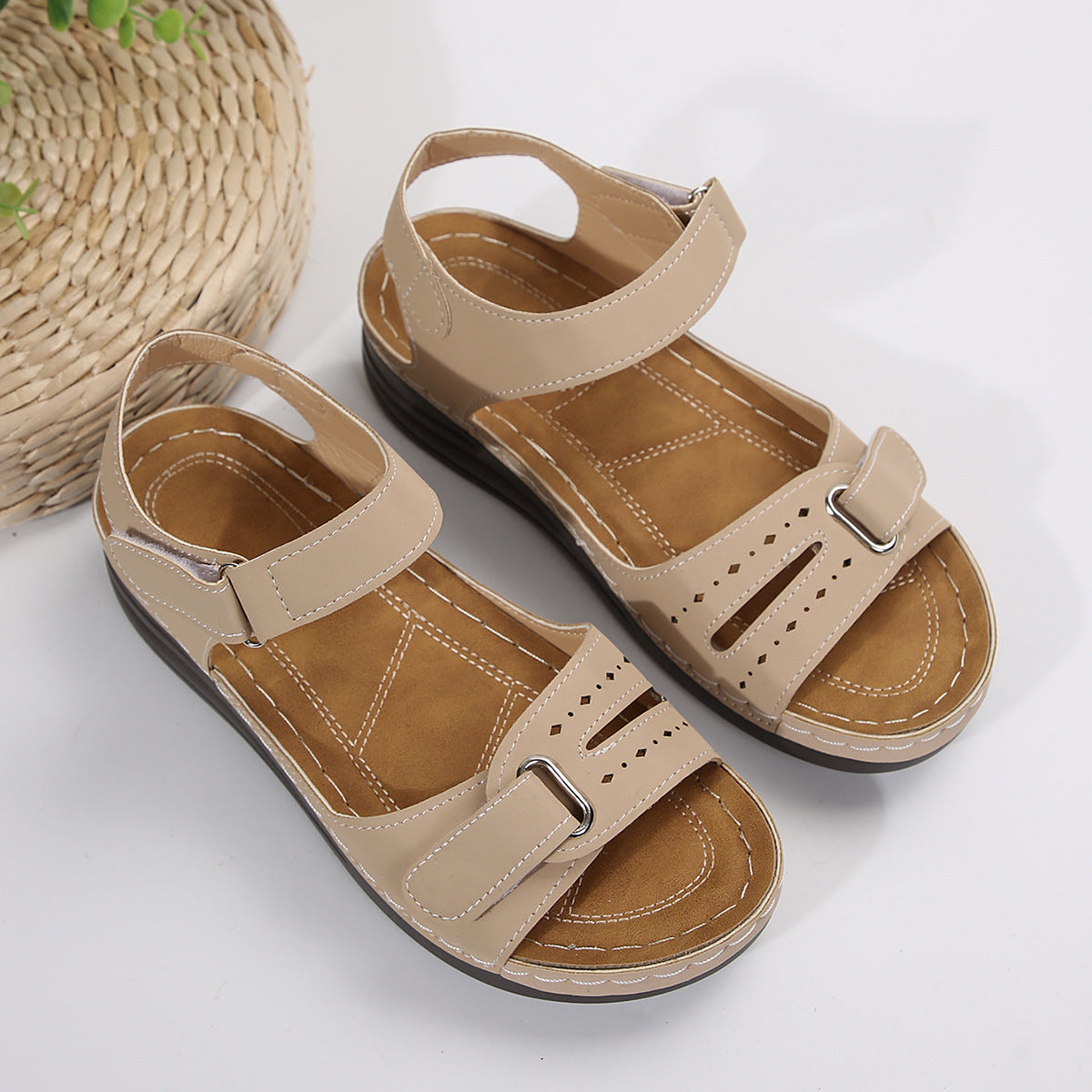 Anmutige Orthopädische Sandalen für modernen Look